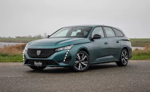 Peugeot 308 SW 1.6 HYbrid 180 Allure Pack Business AIRCO / CRUISE CONTROLE / CARPLAY / PLUG IN HYBRID / STOELVERWARMING