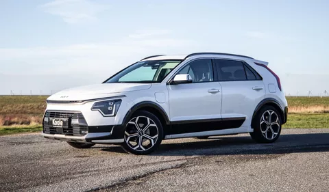 Kia Niro 1.6 GDi PHEV DynamicLine TREKHAAK / PLUG IN HYBRID / CARPLAY / NAVI / FABRIEKS GARANTIE !