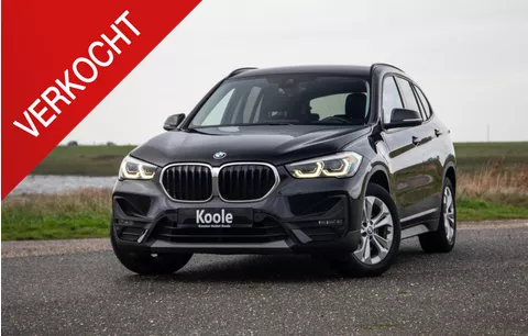 BMW X1 xDrive25e Executive CAMERA / CARPLAY / AUTOMAAT / LEDER / LED / CRUISE CONTROLE / STOELVERWARMING