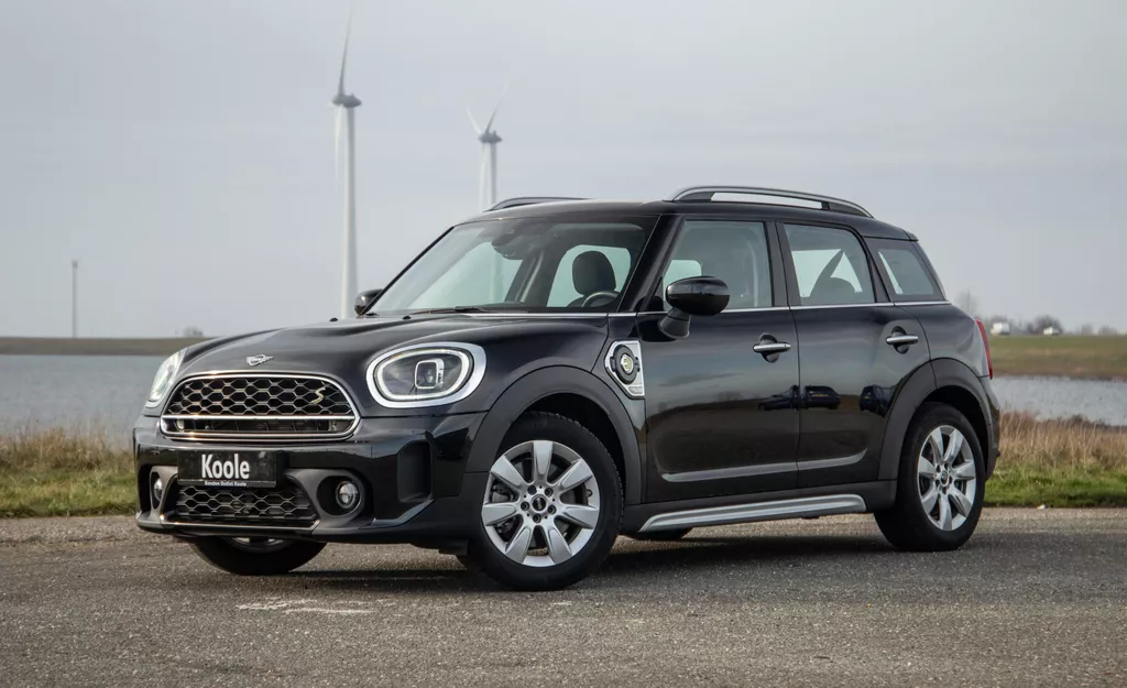 Mini Mini Countryman 1.5 Cooper S E ALL4 Essential CAMERA / NAVI / CARPLAY / AIRCO / ZWART / STOELVERWARMING