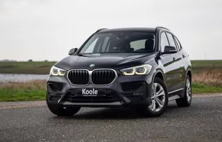 BMW X1 xDrive25e Executive CAMERA / CARPLAY / HEAD UP DISPLAY / LEDER / LED / CRUISE CONTROLE / STOELVERWARMING