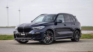 BMW X5 xDrive45e High Executive SKYLOUNGE / LASER / 4WIELSTURING / DIMAND POOK / LEDER / MAXTON / M PAKKET