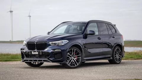 BMW X5 xDrive45e High Executive SKYLOUNGE / LASER / 4WIELSTURING / DIMAND POOK / LEDER / MAXTON / M PAKKET