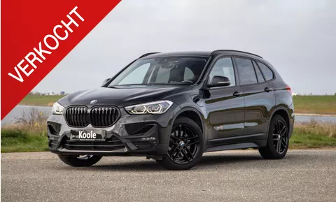 BMW X1 xDrive25e Executive BLACK LINE / CAMERA / CARPLAY / HEAD UP DISPLAY / LEDER / LED / CRUISE CONTROLE / STOELVERWARMING