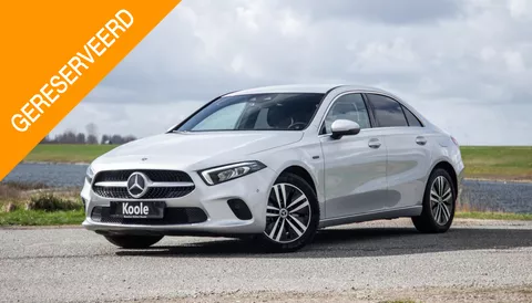 Mercedes-Benz A-klasse 250 e Business Solution Luxury Limited CARPLAY / LEER / CAMERA / AUTOMAAT