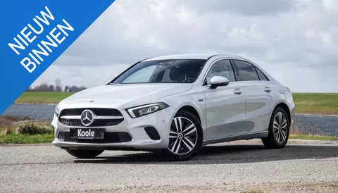 Mercedes-Benz A-klasse 250 e Business Solution Luxury Limited CARPLAY / LEER / CAMERA / AUTOMAAT