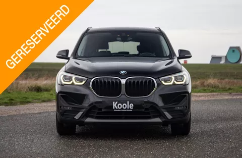 BMW X1 xDrive25e Executive CAMERA / CARPLAY / HEAD UP DISPLAY / LEDER / LED / CRUISE CONTROLE / STOELVERWARMING