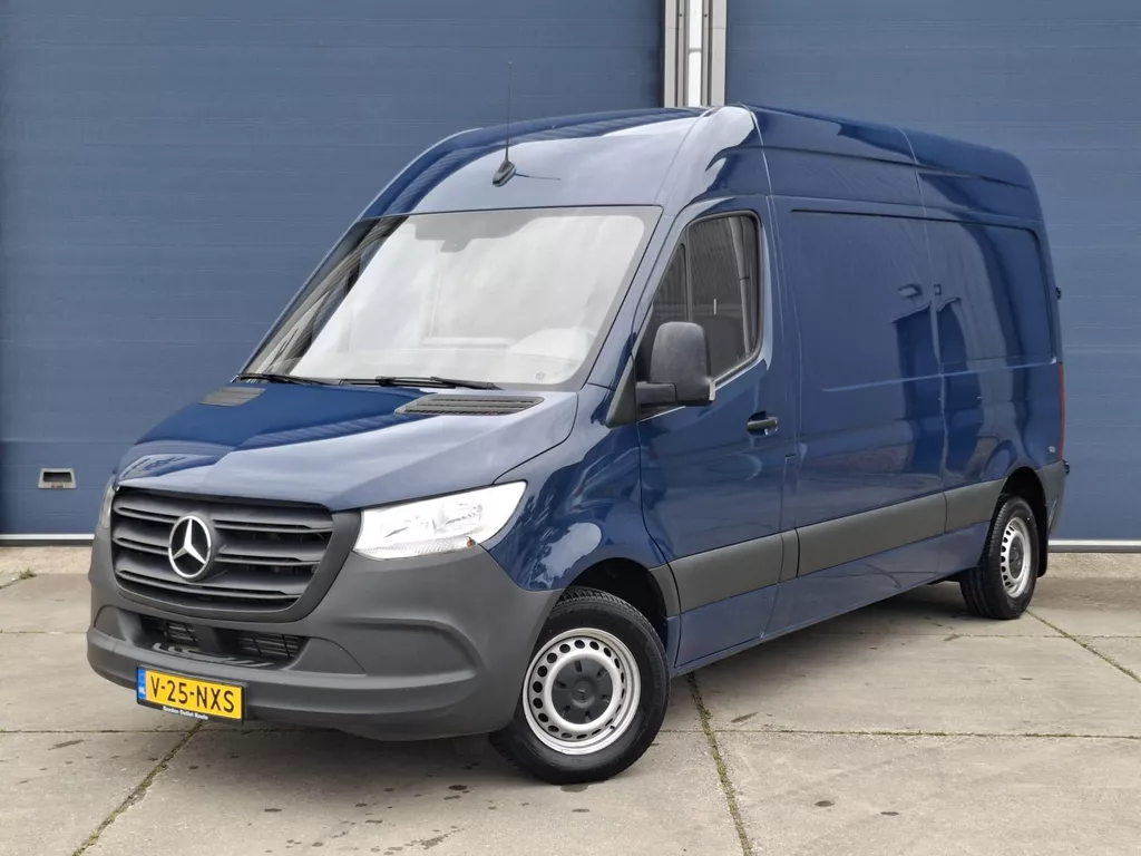 Mercedes-Benz Sprinter 311 2.2 CDI L2H2 AIRCO / CAMERA / 3 ZITS / DEALER ONDERHOUDEN / NAVI