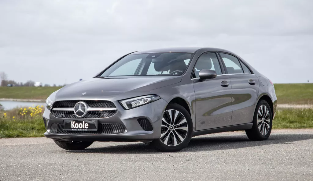 Mercedes-Benz A-klasse 250 e Business Line CARPLAY / LEER / CAMERA / CRUISE CONTROLE / DEALER ONDERHOUDEN