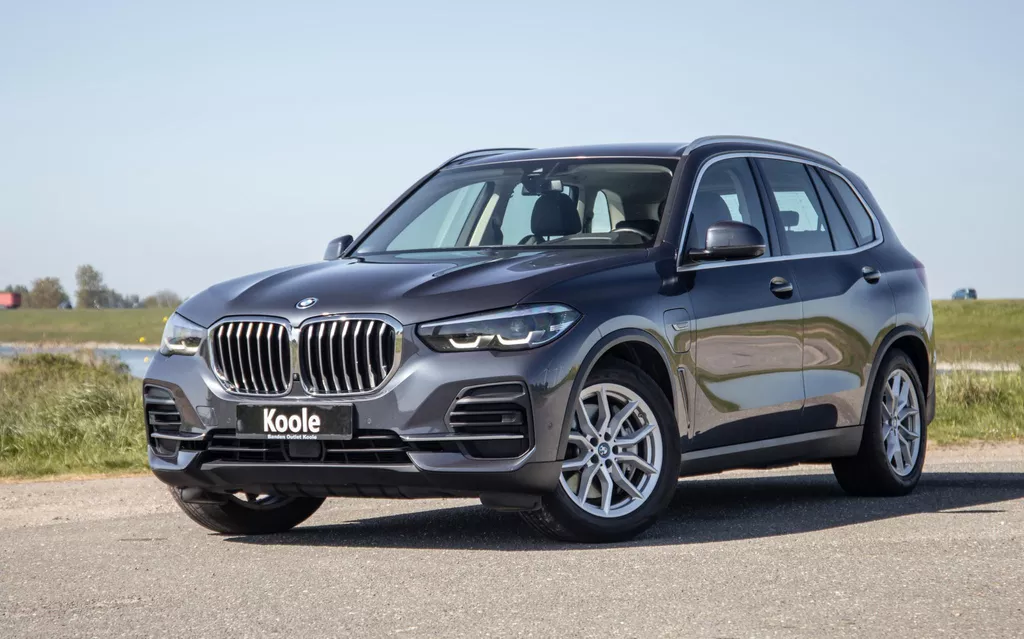 BMW X5 xDrive45e Executive CARPLAY / CAMERA / DEALER ONDERHOUDEN / ZWART LEER / STOELVERWARMING
