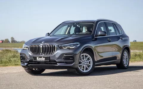 BMW X5 xDrive45e Executive CARPLAY / CAMERA / DEALER ONDERHOUDEN / ZWART LEER / STOELVERWARMING