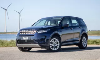 Land Rover Discovery Sport P300e 1.5 SE CARPLAY / TREKHAAK / CREME LEDER / DEALER ONDERHOUDEN / 360 CAMERA