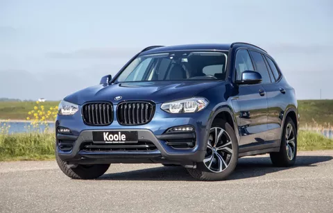 BMW X3 xDrive30e Executive BLACK LINE / PANORAMA DAK / CARPLAY / LEER / STOELVERWARMING / CAMERA