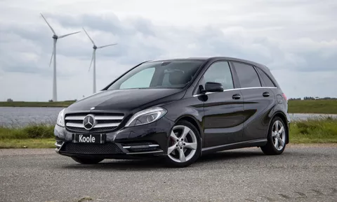 Mercedes-Benz B-klasse 180 Ambition AUTOMAAT / CRUISE CONTROLE / NAVI / TREKHAAK / LEER