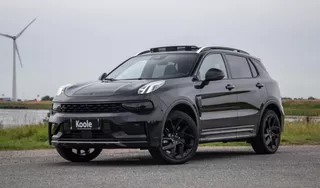 Lynk &amp; Co 01 1.5 BLACK LINE / PANORAMA DAK / 360 CAMERA / CARPLAY / STOELVERWARMING