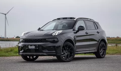 Lynk &amp; Co 01 1.5 BLACK LINE / PANORAMA DAK / 360 CAMERA / CARPLAY / STOELVERWARMING