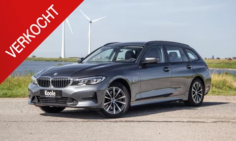 BMW 3-serie Touring 320e LED / DEALER ONDERHOUDEN / STOELVERWARMING / CAMERA / CARPLAY