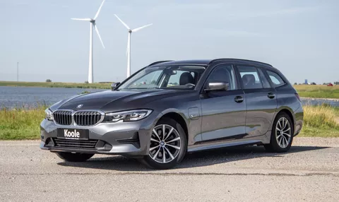 BMW 3-serie Touring 320e LED / DEALER ONDERHOUDEN / STOELVERWARMING / CAMERA / CARPLAY