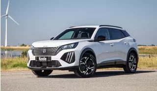 Peugeot e-2008 EV Allure 54 kWh ADAPTIVE CRUISE / CARPLAY / CAMERA / NAVI