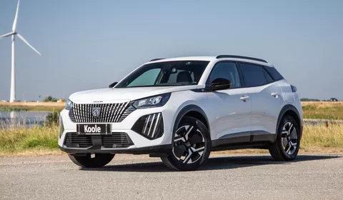 Peugeot e-2008 EV Allure 54 kWh ADAPTIVE CRUISE / CARPLAY / CAMERA / NAVI
