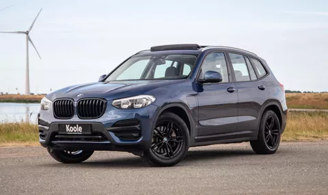 BMW X3 xDrive30e Executive BLACK LINE / PANORAMA DAK / CARPLAY / LEER / STOELVERWARMING / CAMERA