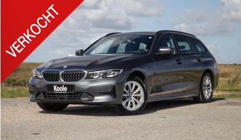 BMW 3-serie Touring 330e High Executive LED / DEALER ONDERHOUDEN / CAMERA / CARPLAY / PHEV