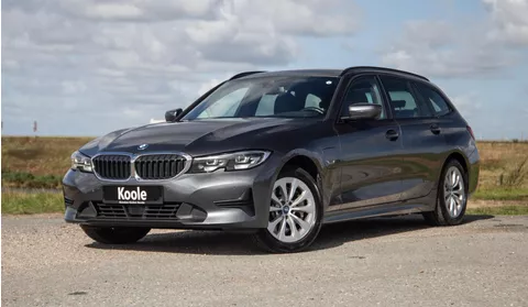 BMW 3-serie Touring 330e High Executive LED / DEALER ONDERHOUDEN / CAMERA / CARPLAY / PHEV