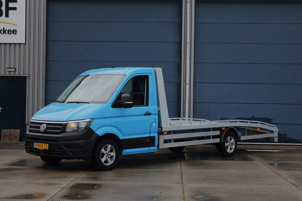 Volkswagen Crafter 35 2.0 TDI L4 Trendline OPRIJWAGEN / AMBULANCE / TRAILER / EURO 6 / LAADVERMOGEN 1377 KG !!