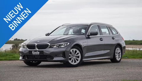 BMW 3-serie Touring 320e  LED / DEALER ONDERHOUDEN / CAMERA / CARPLAY / TREKHAAK